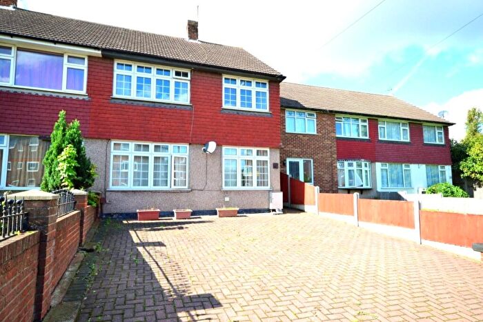 3 Bedroom Semi-Detached House To Rent In Springhead Road, Northfleet, Gravesend, Kent, DA11