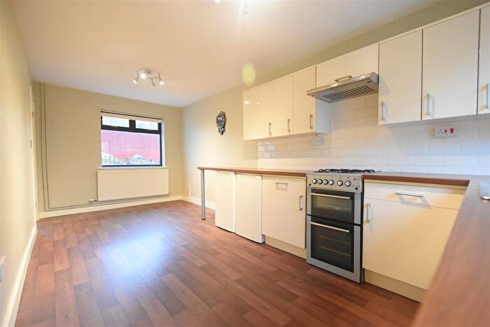 3 Bedroom Semi-Detached House To Rent In Longbridge, Birmingham, B31