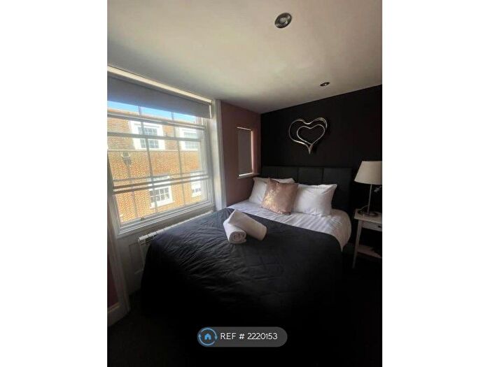 1 Bedroom Flat To Rent In Bartholomews, Brighton, BN1