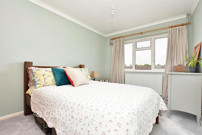 1 Bedroom Apartment For Sale In Castle Drive, Reigate, Surrey, RH2