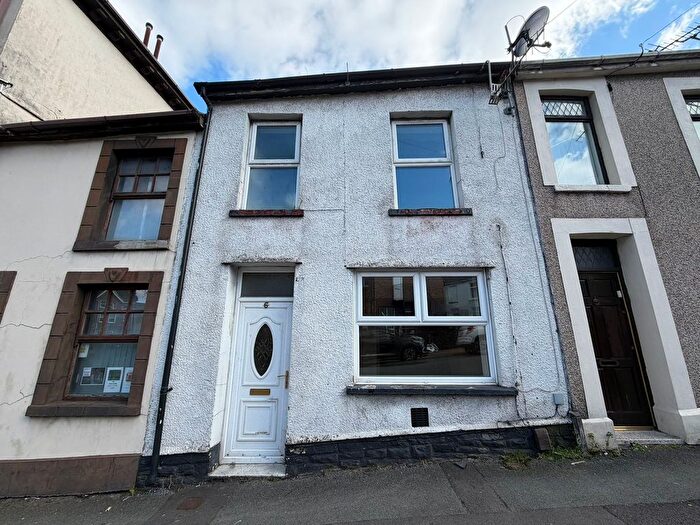 3 Bedroom Property For Sale In Lewis Road, Neath, Neath Port Talbot., SA11