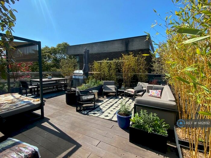 2 Bedroom Penthouse To Rent In Cabanel Place, London, SE11