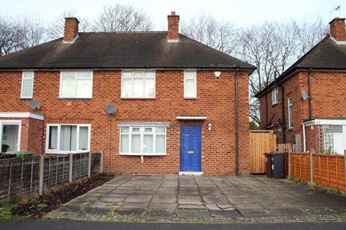 3 Bedroom Semi Detached House To Rent In Broomfields Close, Solihull, West Midlands, B91