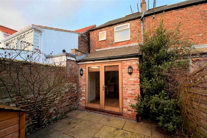 2 Bedroom End Of Terrace House To Rent In Water Row, Cawood, Selby, YO8