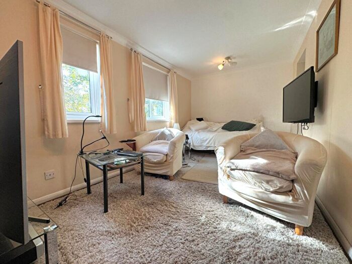 Studio For Sale In Marney Road, Grange Park, Swindon, SN5