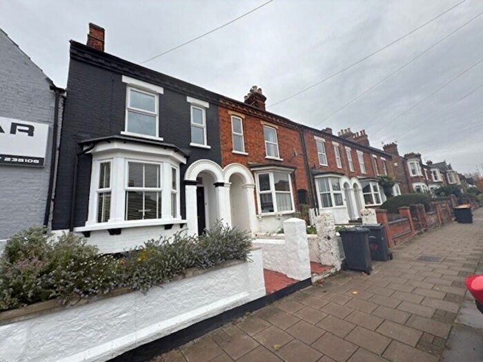 3 Bedroom End Of Terrace House To Rent In Castle Road, Bedford, MK40