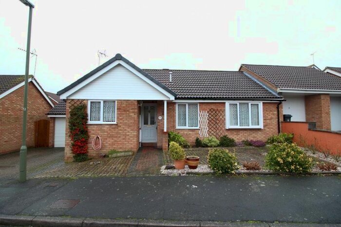 3 Bedroom Bungalow To Rent In Osborne Close, Frimley, Camberley, GU16
