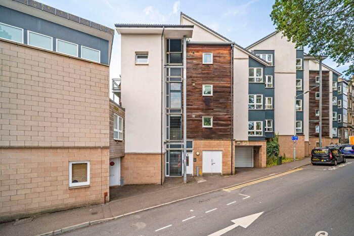 2 Bedroom Flat For Sale In / Wishaw Terrace, Meadowbank, Edinburgh, EH7