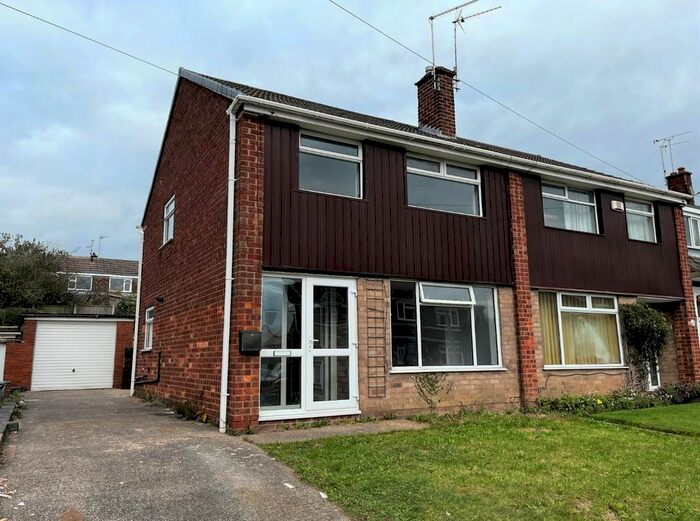 3 Bedroom Semi-Detached House To Rent In Parkland Drive, Wingerworth, Chesterfield, S42