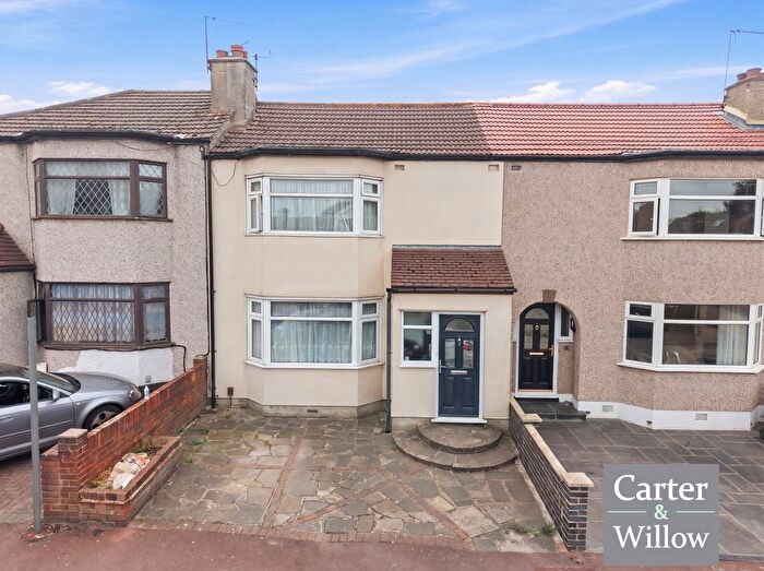 3 Bedroom Terraced House For Sale In Sandown Avenue, Dagenham, RM10