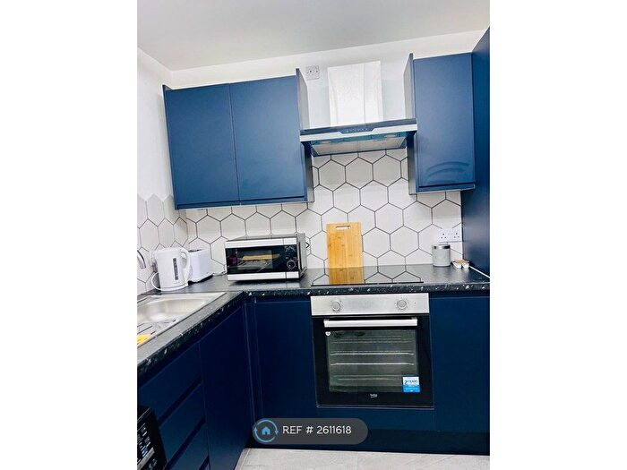 Studio To Rent In Mansel Street, Swansea, SA1