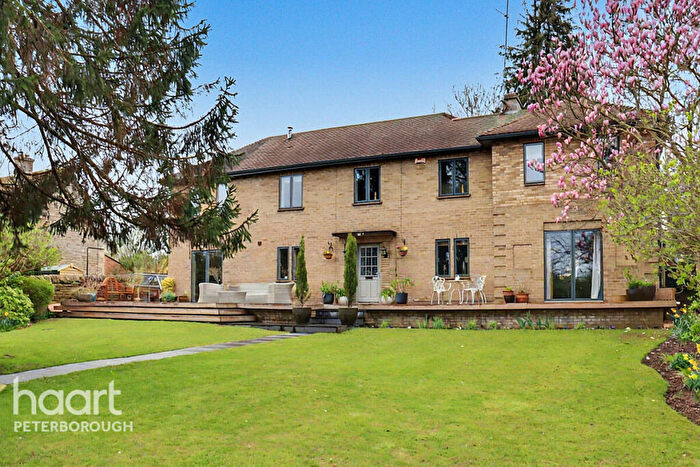 4 Bedroom Detached House For Sale In Peterborough Road, Wansford, PE8
