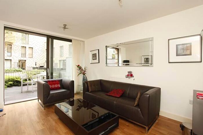 3 Bedroom Apartment To Rent In Nelson Walk, Bow, London, E3