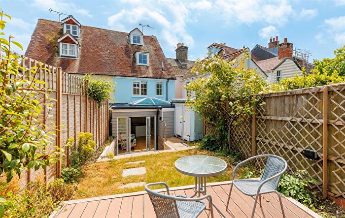4 Bedroom Terraced House For Sale In Old Town Cowes, Isle Of Wight, PO31