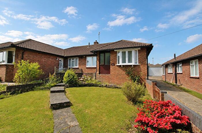 2 Bedroom Semi-Detached Bungalow For Sale In Meadowbank Road, Fareham, PO15