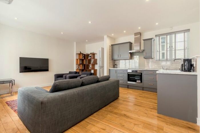 2 Bedroom Flat To Rent In Westbourne Terrace, London W2