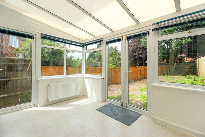 2 Bedroom End Of Terrace House To Rent In Manor Farm Drive, Chingford, E4