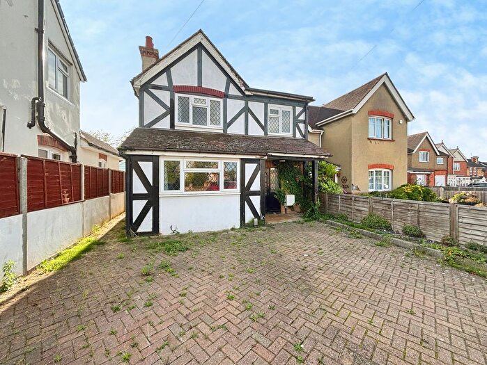 4 Bedroom Semi Detached House For Sale In Whitley Wood Lane, Reading, Berkshire, RG2
