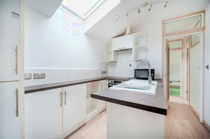 2 Bedroom Maisonette To Rent In George Road, Guildford, GU1