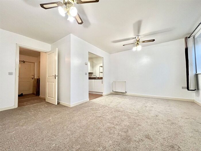2 Bedroom Flat To Rent In Cezanne Road, Watford, Hertfordshire, WD25