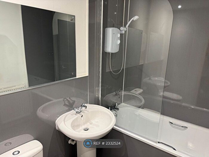 1 Bedroom Flat To Rent In Top Floor, Aberdeen, AB25