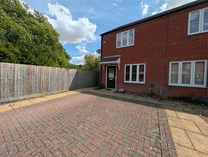 2 Bedroom End Of Terrace House To Rent In Kingfisher Drive, Market Rasen, LN8