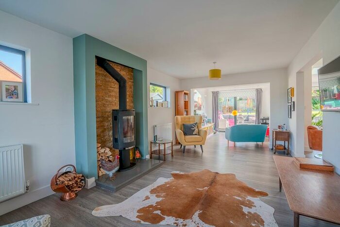 4 Bedroom Detached House For Sale In Church Road, Leckhampton, Cheltenham, GL53