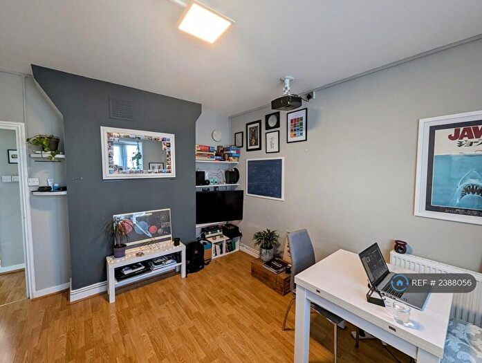 1 Bedroom Flat To Rent In Lordship House, London, N16