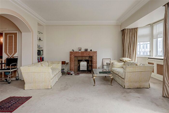 4 Bedroom Flat For Sale In Ennismore Gardens, London, SW7