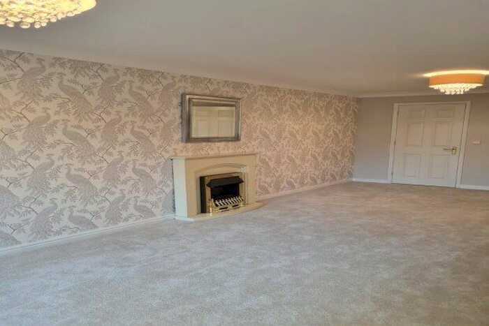 2 Bedroom Flat To Rent In Hadlow Road, Tonbridge, TN9