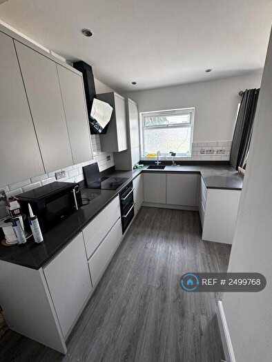 4 Bedroom Semi-Detached House To Rent In Heathway, Dagenham, RM9