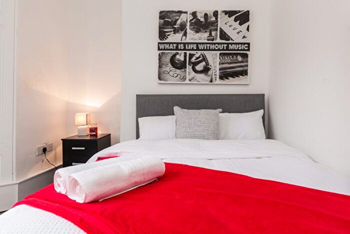 5 Bedroom End Terrace House To Rent In Anfield Road, Anfield, Liverpool, L4