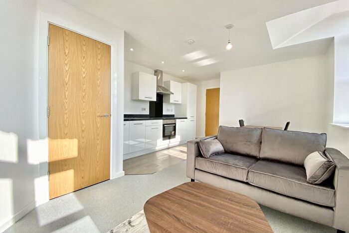 1 Bedroom Apartment To Rent In Viaduct Road, Leeds, West Yorkshire, LS4