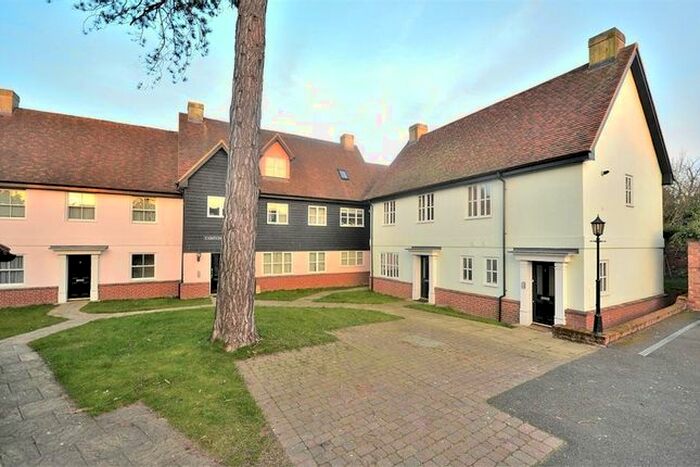 2 Bedroom Flat To Rent In Chequers Lane, Dunmow, CM6