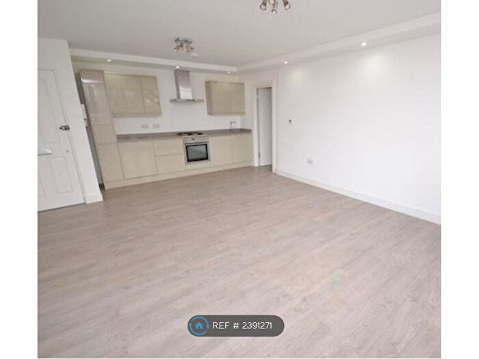 1 Bedroom Flat To Rent In High Street, Barnet, EN5
