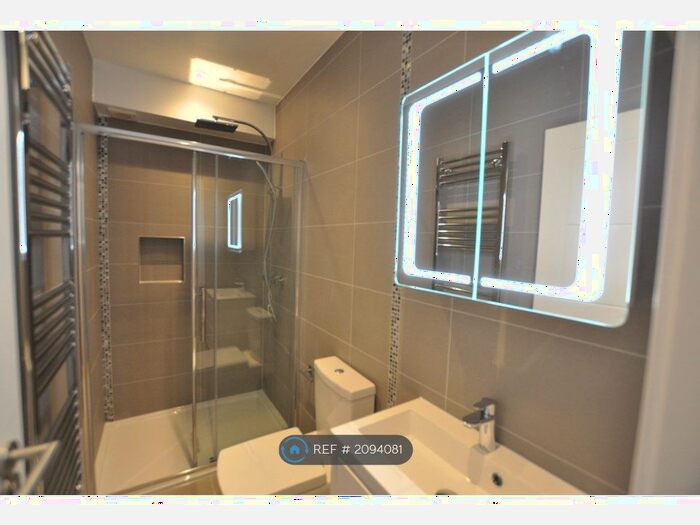 1 Bedroom Flat To Rent In High Road, London, N2