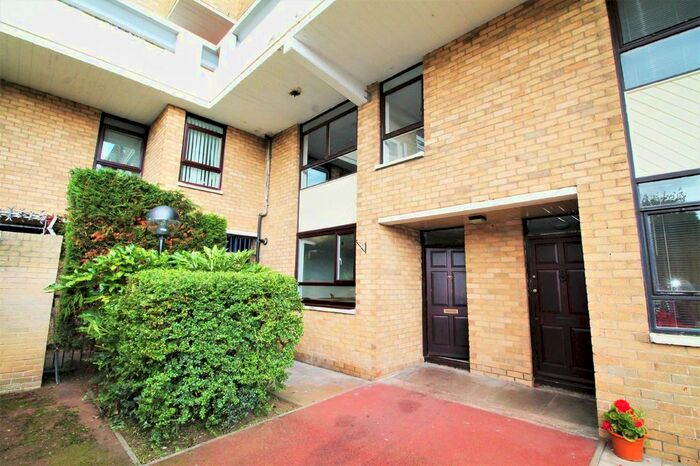 3 Bedroom Maisonette To Rent In Neville Court, Marlborough Park, Sulgrave, NE37