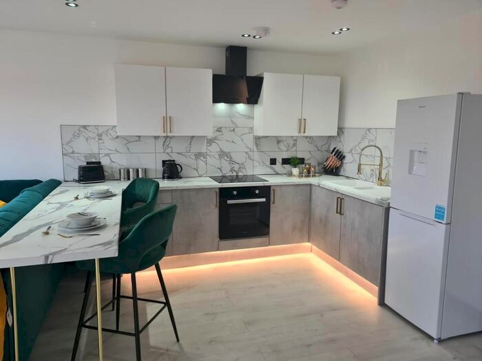 2 Bedroom Flat To Rent In Chalon Way West, St Helens, WA10