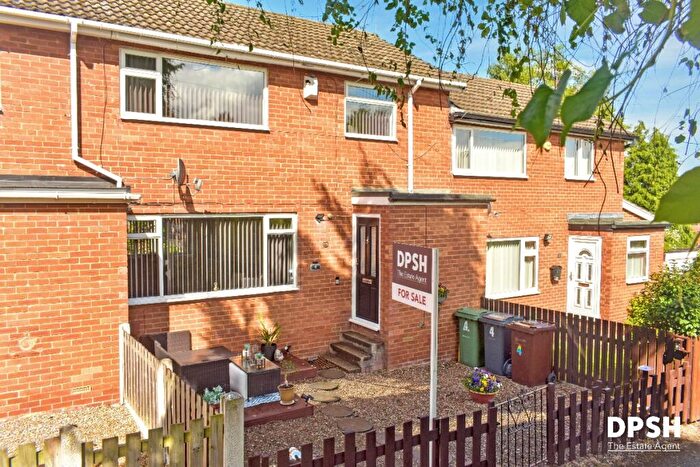 3 Bedroom Town House For Sale In Primrose Walk, Churwell, Morley, Leeds, LS27