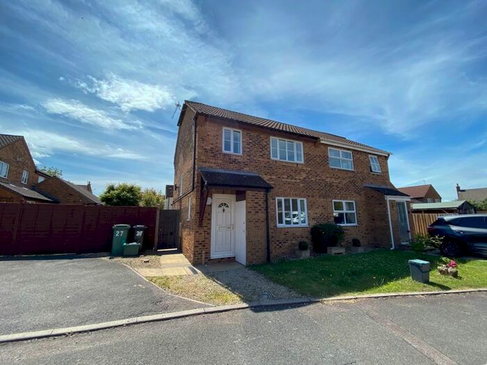 3 Bedroom Semi-Detached House To Rent In Robbins Close, Bradley Stoke, Bristol, BS32