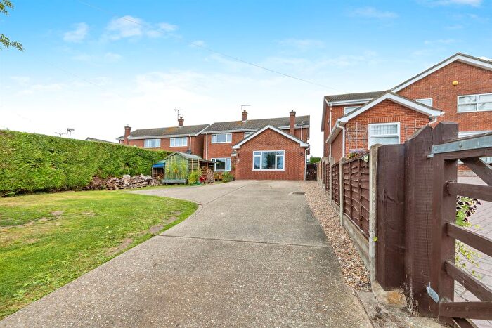 4 Bedroom Detached House For Sale In Lincoln Road, Fenton, Lincoln, LN1