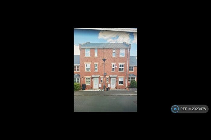 4 Bedroom Semi-Detached House To Rent In Twineham Road, Swindon, SN25