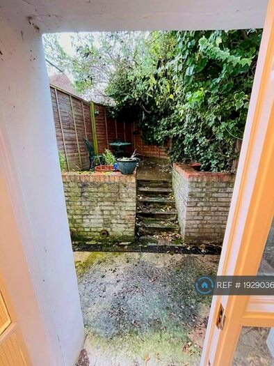 1 Bedroom Flat To Rent In County Grove, London, SE5