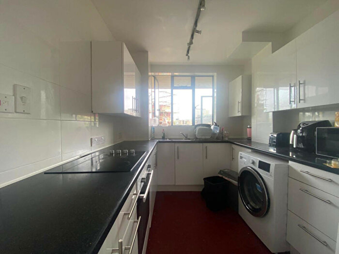 2 Bedroom Flat To Rent In Bed Flat/St. John Street, London, EC1R
