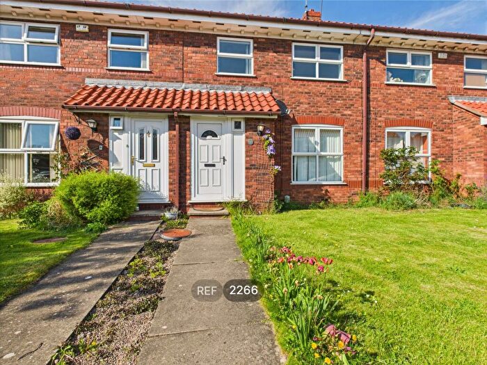 3 Bedroom Semi-Detached House To Rent In Minster Avenue, Beverley, HU17