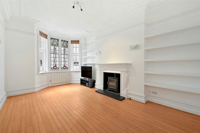 2 Bedroom Flat To Rent In Bedford Court Mansions, Bedford Avenue, London, WC1B