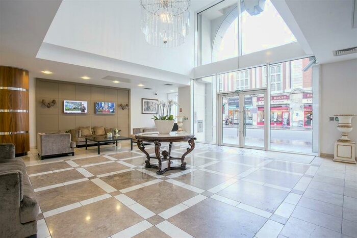 3 Bedroom Flat To Rent In Parkview Residence, Baker Street, London, NW1