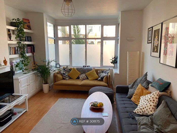1 Bedroom Flat To Rent In Streatham Hill, London, SW2