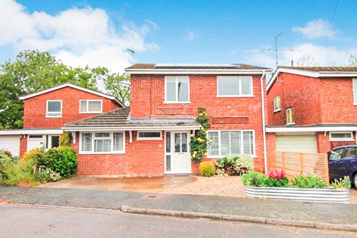 5 Bedroom Link Detached House To Rent In Brooklands Road, Riseley, Bedford, MK44