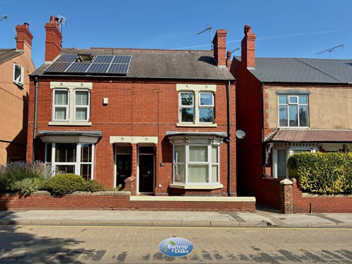 2 Bedroom Detached House For Sale In Newcastle Avenue, Worksop, S80